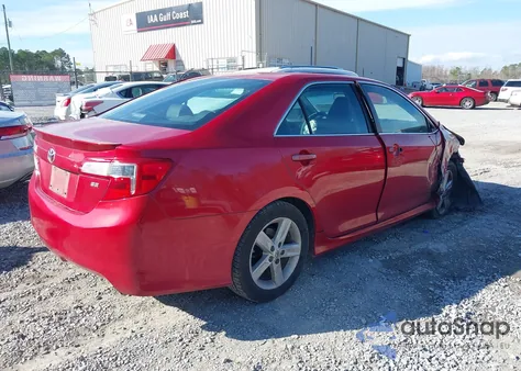 2013 Toyota Camry Se z USA, uszkodzony, nr VIN 4T1BF1FK8DU714846